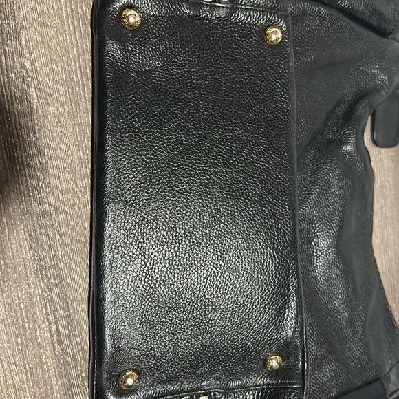 Black leather Prada Purse - Picture 14 of 15